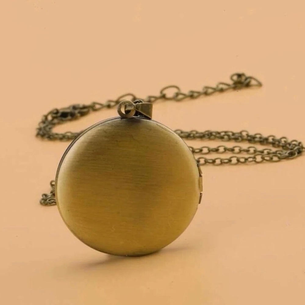 𝅺frog Musicians open Photo Locket Necklace. New - Picture 7 of 8
